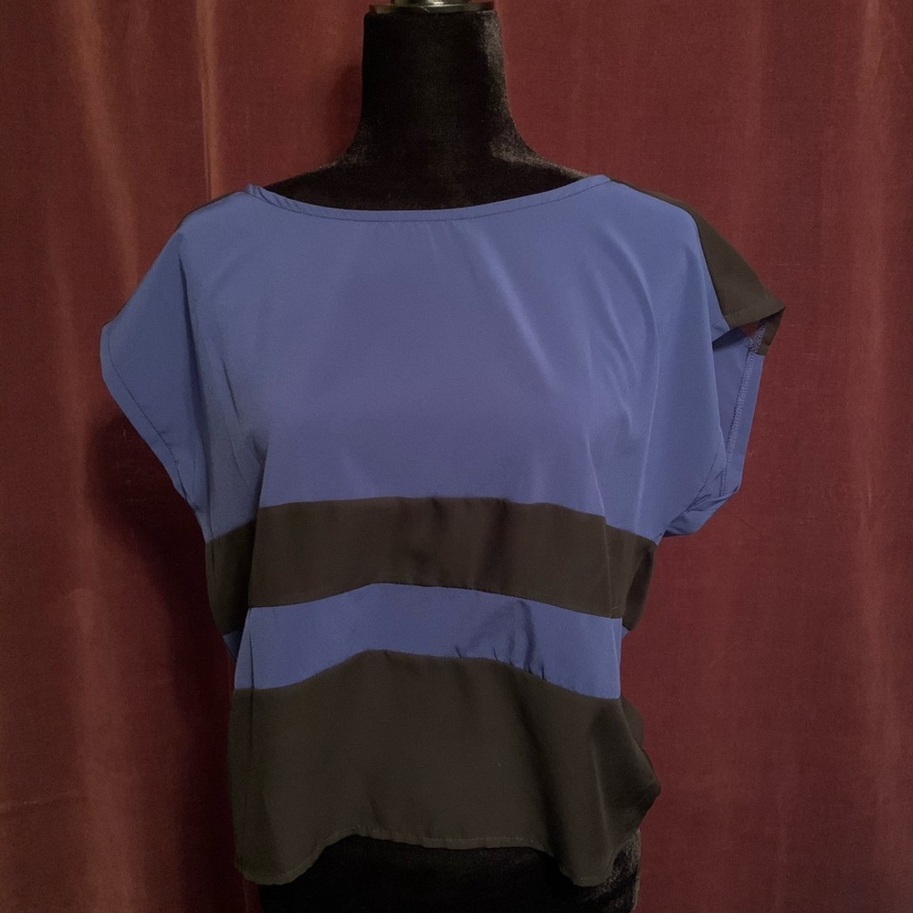 Blouse - Picture 2 of 3